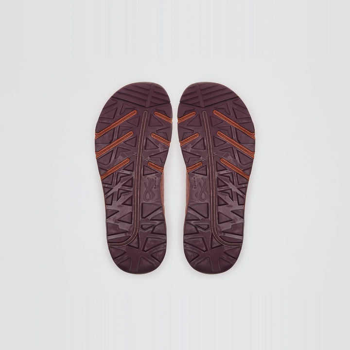 Two dark maroon Yama T1 (Men’s) insoles from Notace, featuring orange accents, are displayed side by side on a white background. Designed for men’s trail shoes, these insoles showcase a geometric tread pattern and provide all-day comfort for your toughest outdoor adventures.